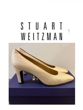 [Stuart Weitzman] Vintage Pearly White Pointed Toe Kitten Wide Heels Women’s 7 W